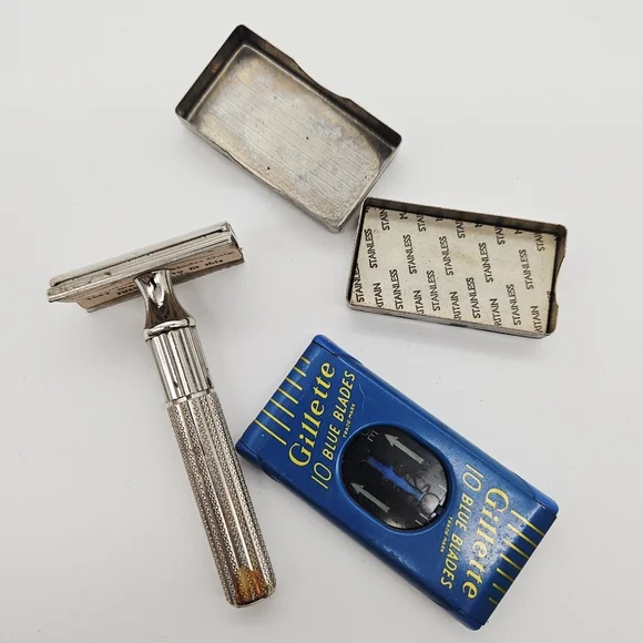 VINTAGE | Gillette Tech Razor original box & razor case - Picture 5 of 6
